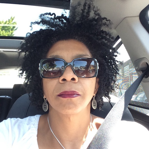 Meet your Posher, Denise - Picture 4 of 4